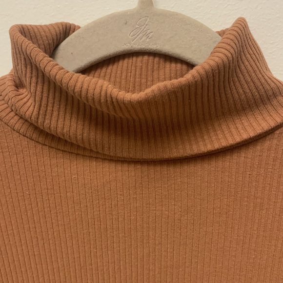 Old Navy turtleneck top - Picture 3 of 6